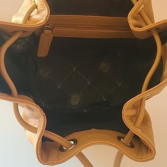 Vince Camuto Drawstring Shoulder Bucket Bag Tan Camel Gold Accents - Picture 11 of 15